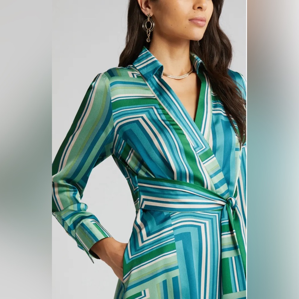 Tahari ASL Abstract Print Long Sleeve Satin Midi Dress size 8, NWT